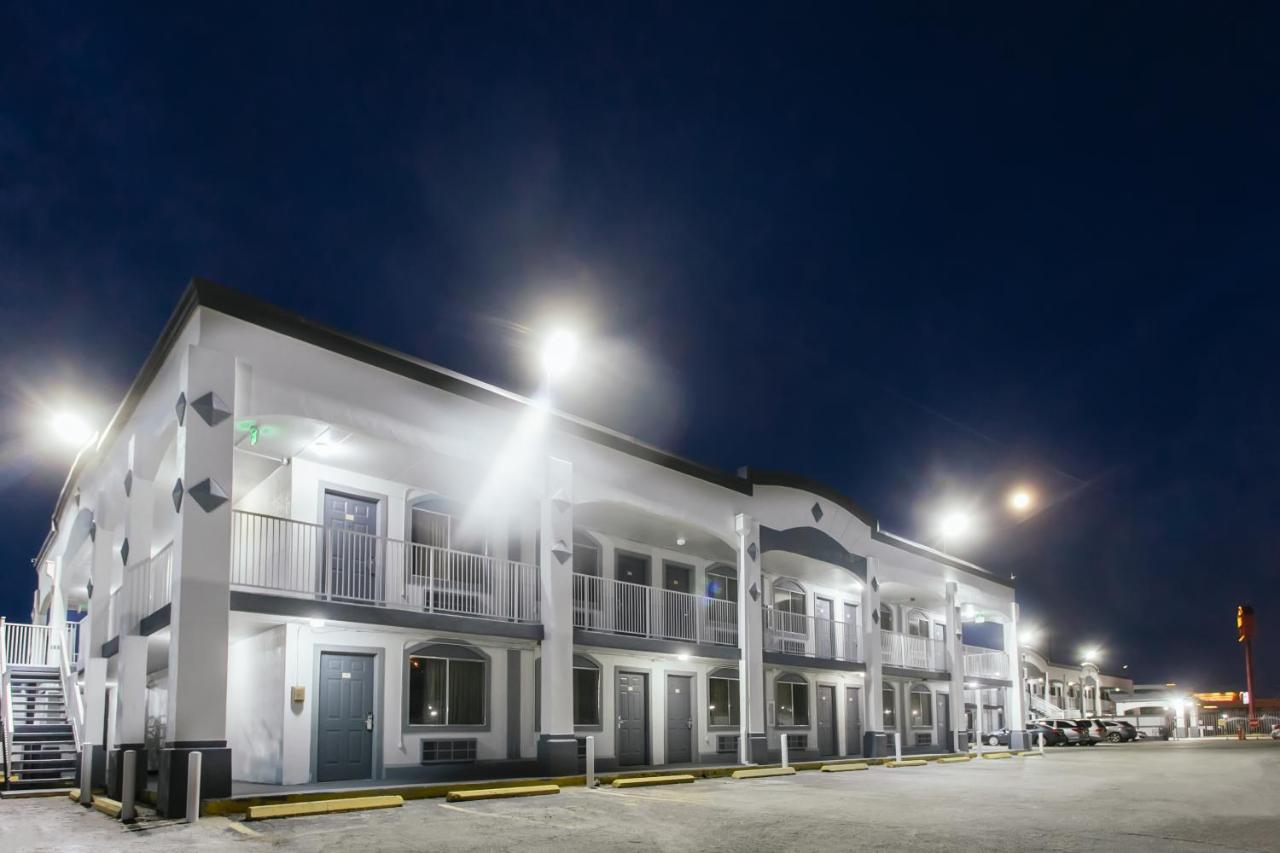Palace Inn North Houston Exterior foto
