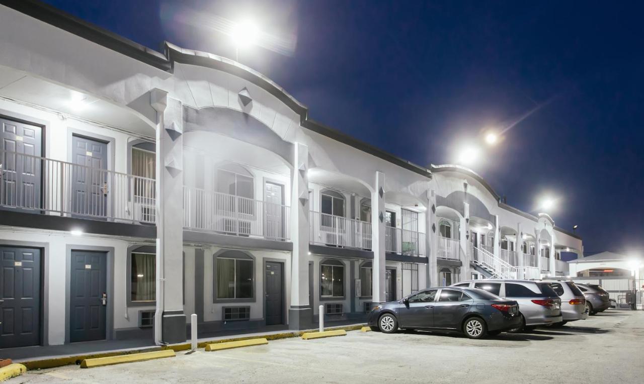 Palace Inn North Houston Exterior foto